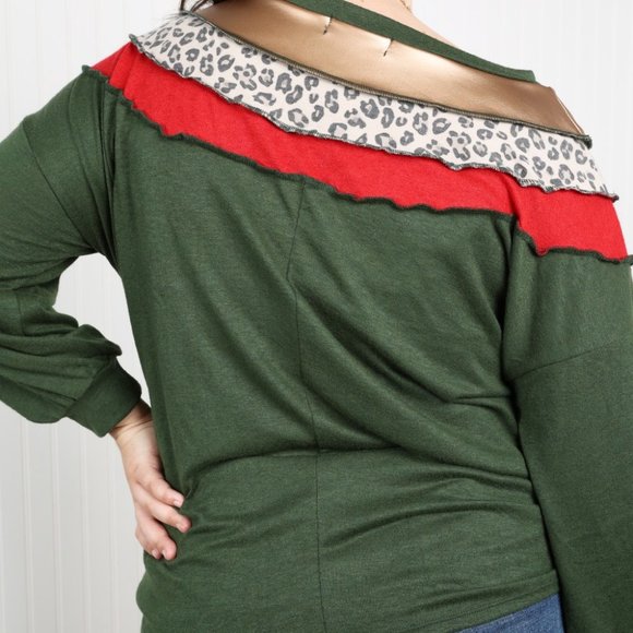 Haptics Full Size Leopard Contrast Exposed Seam Top in Evergreen - Picture 7 of 9